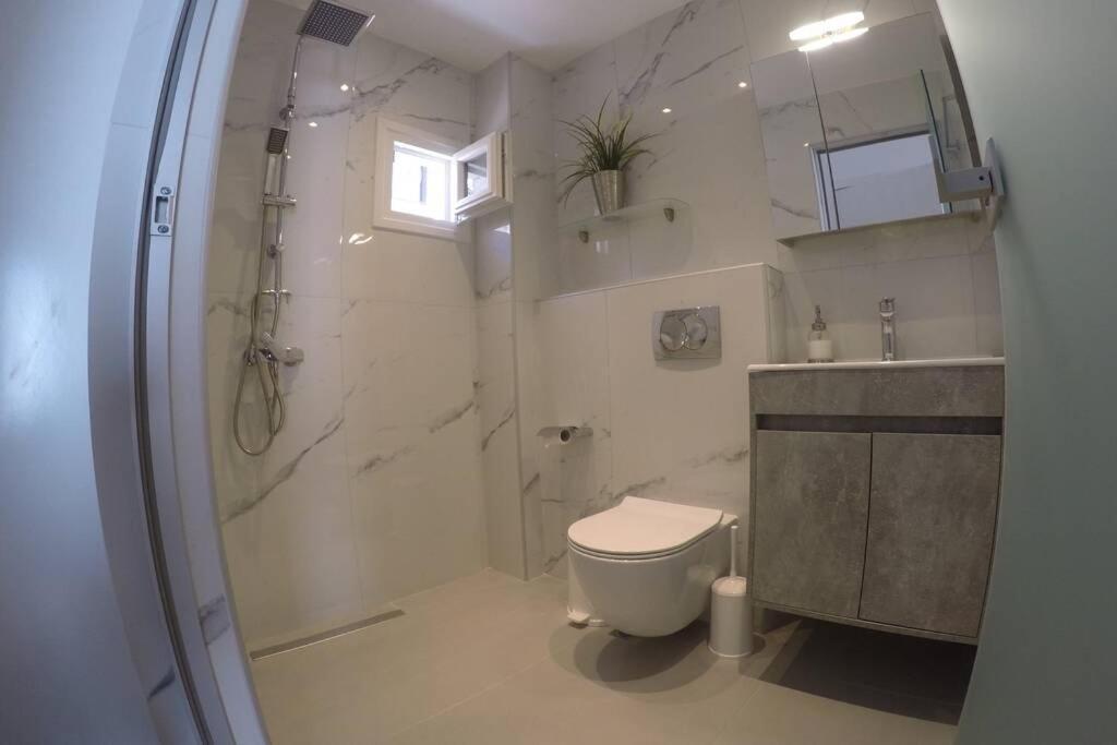 Polychrono New 2 Bedroom Apt. Just By The Sea! Exteriör bild