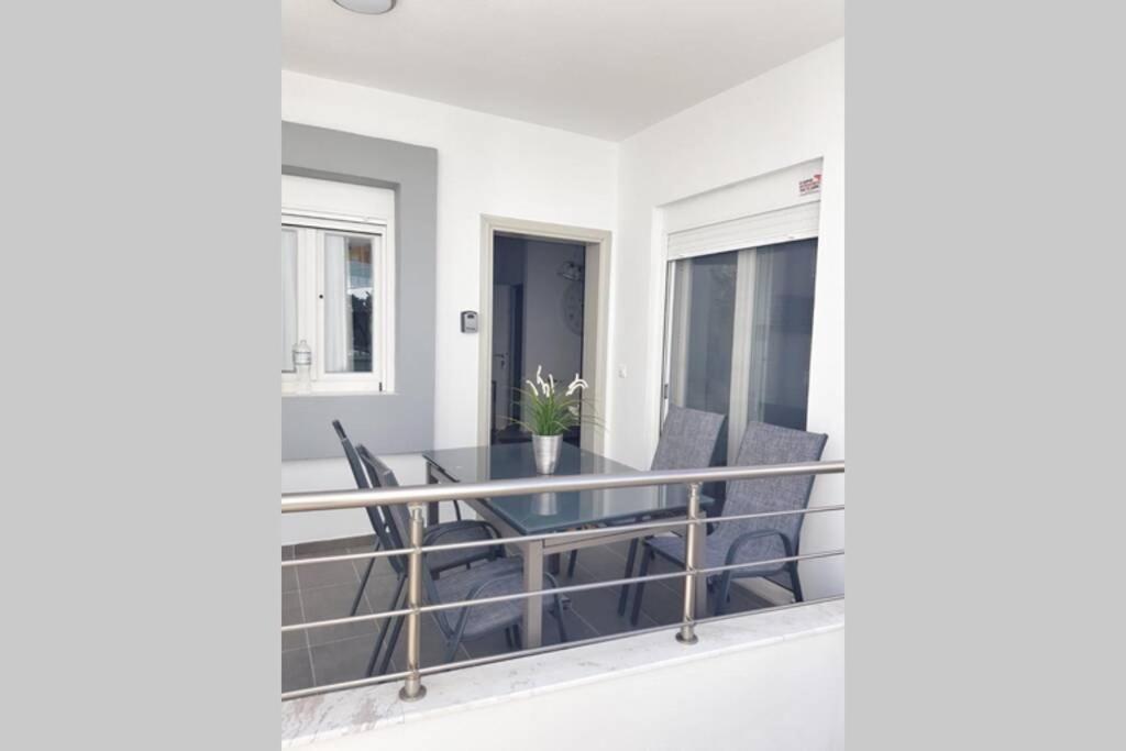 Polychrono New 2 Bedroom Apt. Just By The Sea! Exteriör bild
