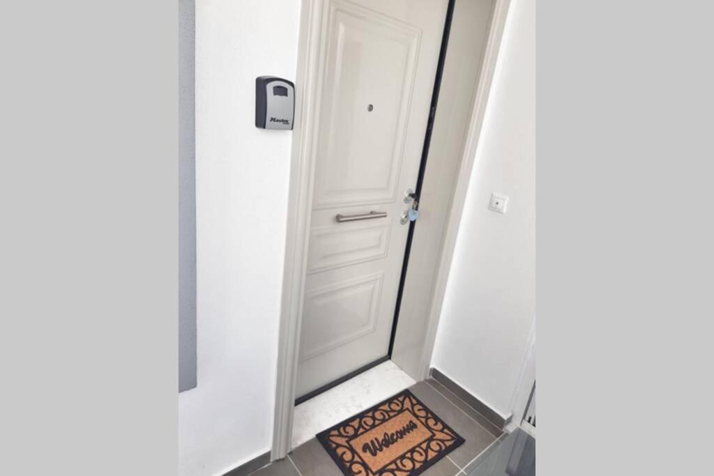 Polychrono New 2 Bedroom Apt. Just By The Sea! Exteriör bild